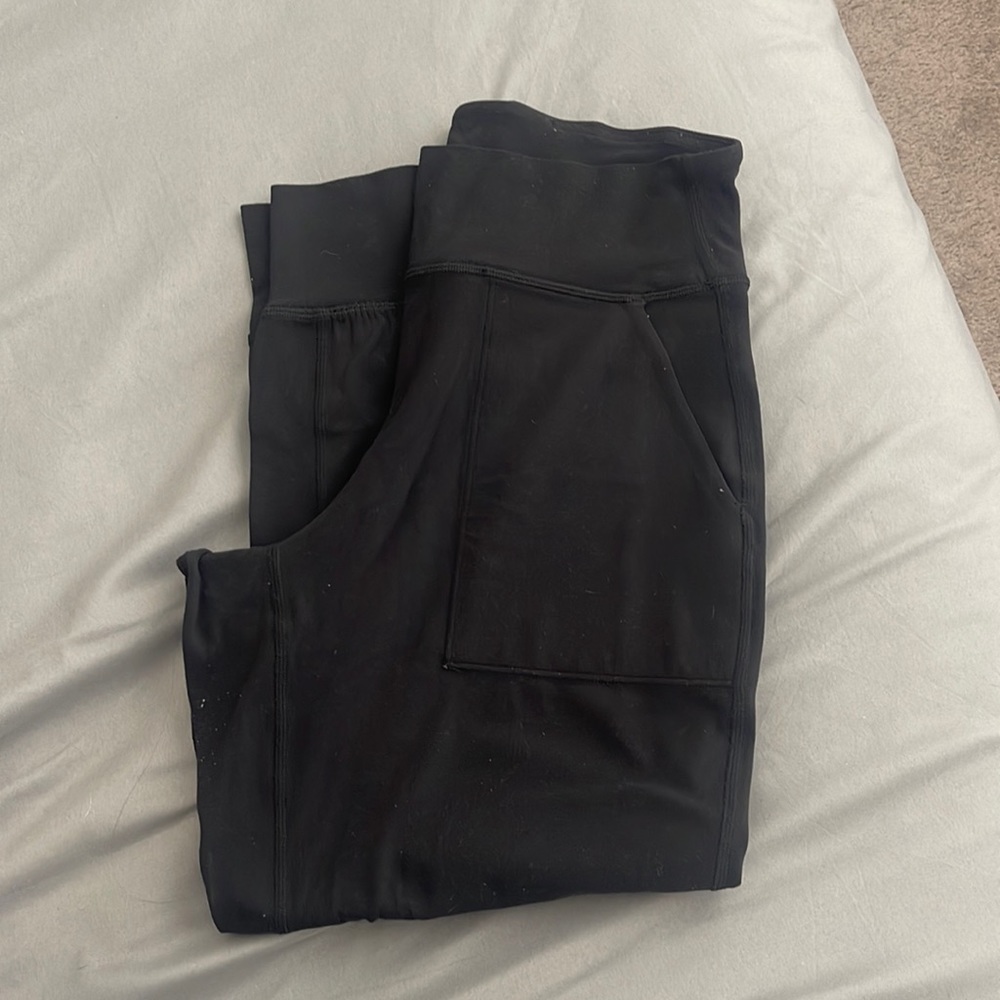 lululemon cropped aligns